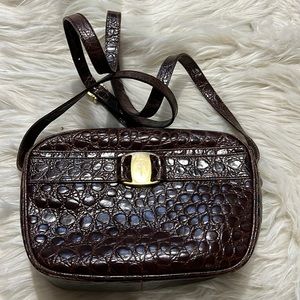 💯% AUTHENTIC SALVATORE FERRAGAMO BROWN CROCODILE EMBOSSED LEATHER CROSSBODY BAG